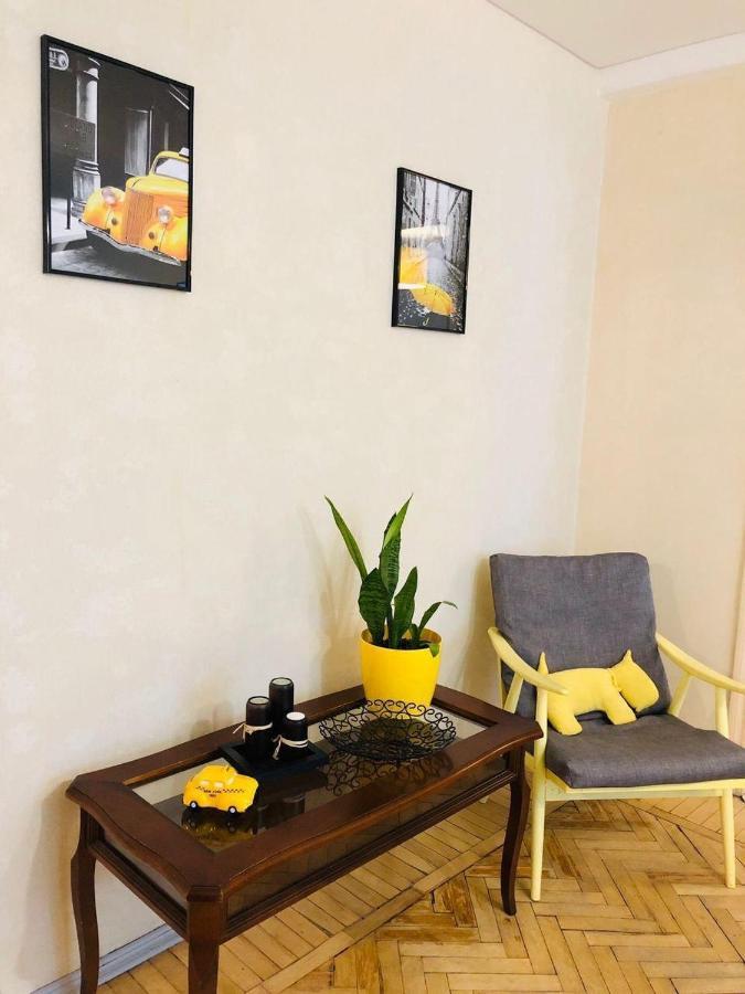 Sunflower Apartment Near Kiev Airport & Railway Station & Center City! Kyiv Exterior foto