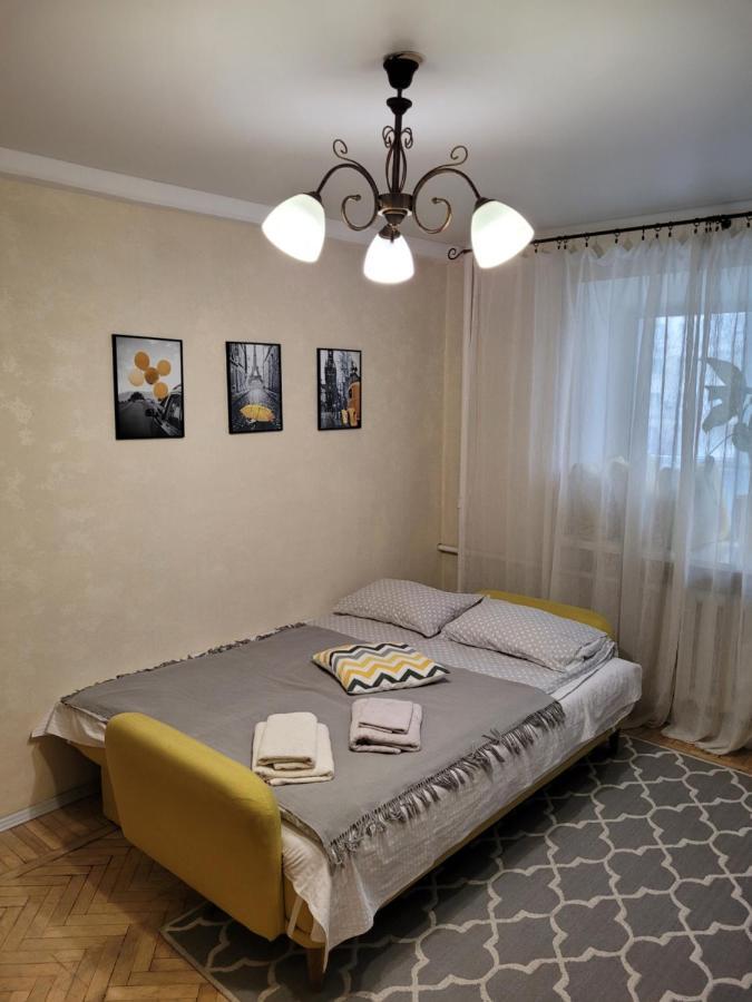 Sunflower Apartment Near Kiev Airport & Railway Station & Center City! Kyiv Exterior foto