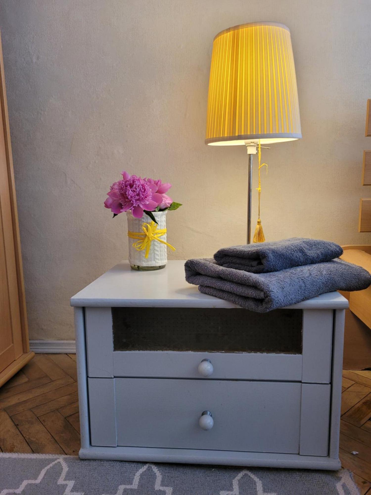 Sunflower Apartment Near Kiev Airport & Railway Station & Center City! Kyiv Exterior foto