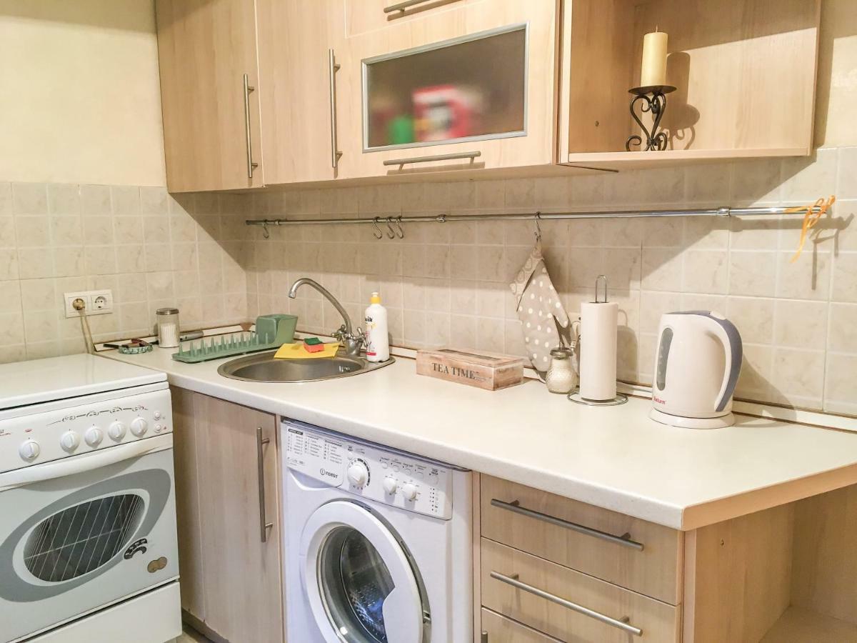 Sunflower Apartment Near Kiev Airport & Railway Station & Center City! Kyiv Exterior foto